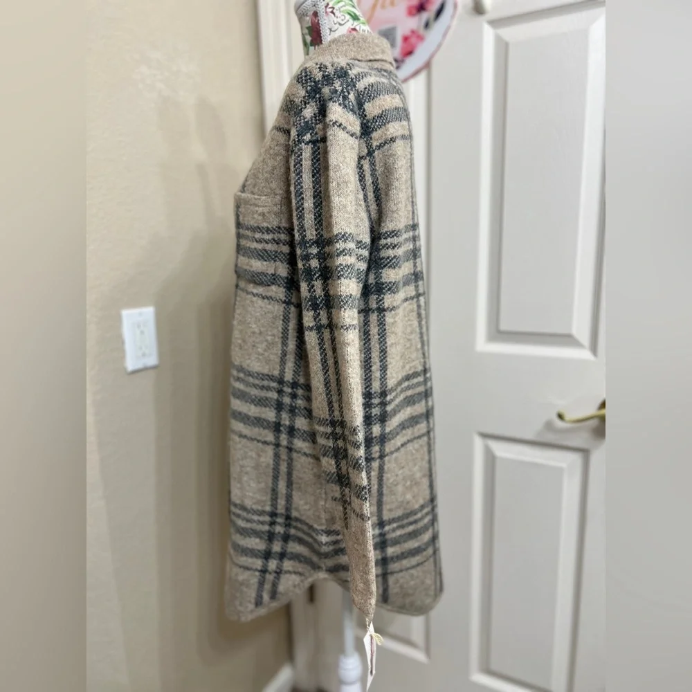 Jessica Simpson Tan and Black Plaid Cardigan